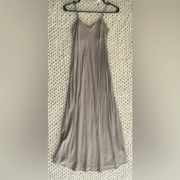 Vintage Elegant Tan Patterned Slip-in Maxi Dress - Picture 4 of 8